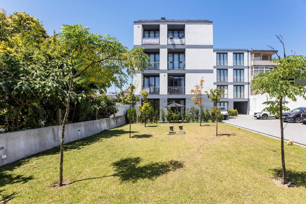 Superb 1Br Flat W/ Garden, Ac & Free Parking By Lovelystay Porto Ngoại thất bức ảnh