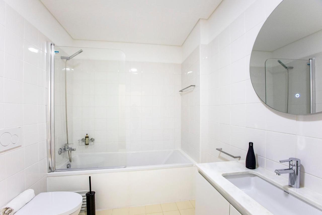 Superb 1Br Flat W/ Garden, Ac & Free Parking By Lovelystay Porto Ngoại thất bức ảnh